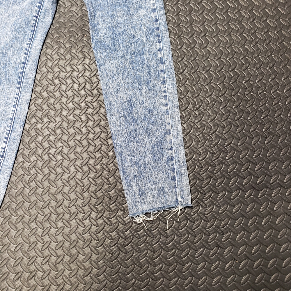 RSQ Vintage mom jeans size 26 light wash distressed high rise jeans - Picture 3 of 7